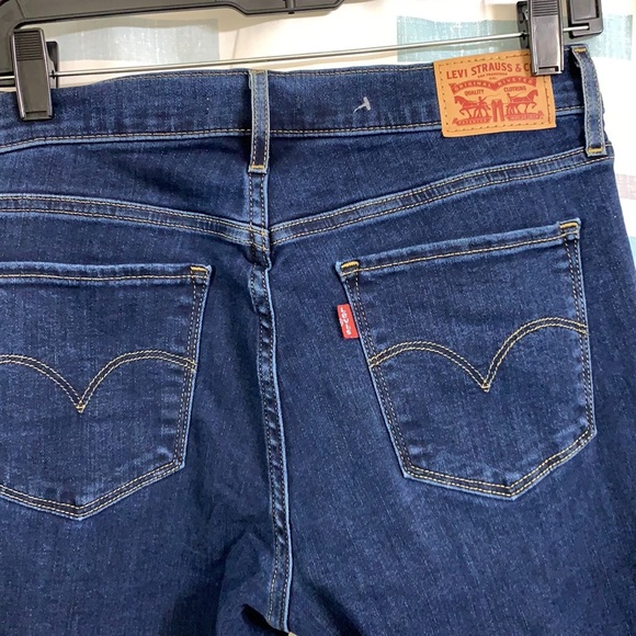 Levi’s 311 Shaping Jeans - Picture 8 of 8